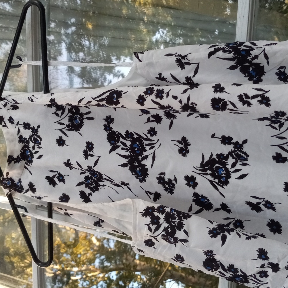 blouse size m white and blue